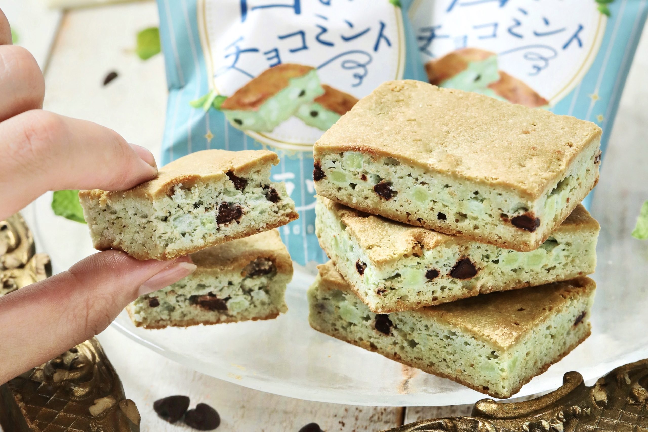 世にもおいしい白いチョコミントブラウニー | ITEMS | 世にもおいしい